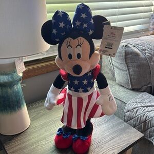 Disney Brand Minnie Mouse Patriotic Greeter Rare NWT!